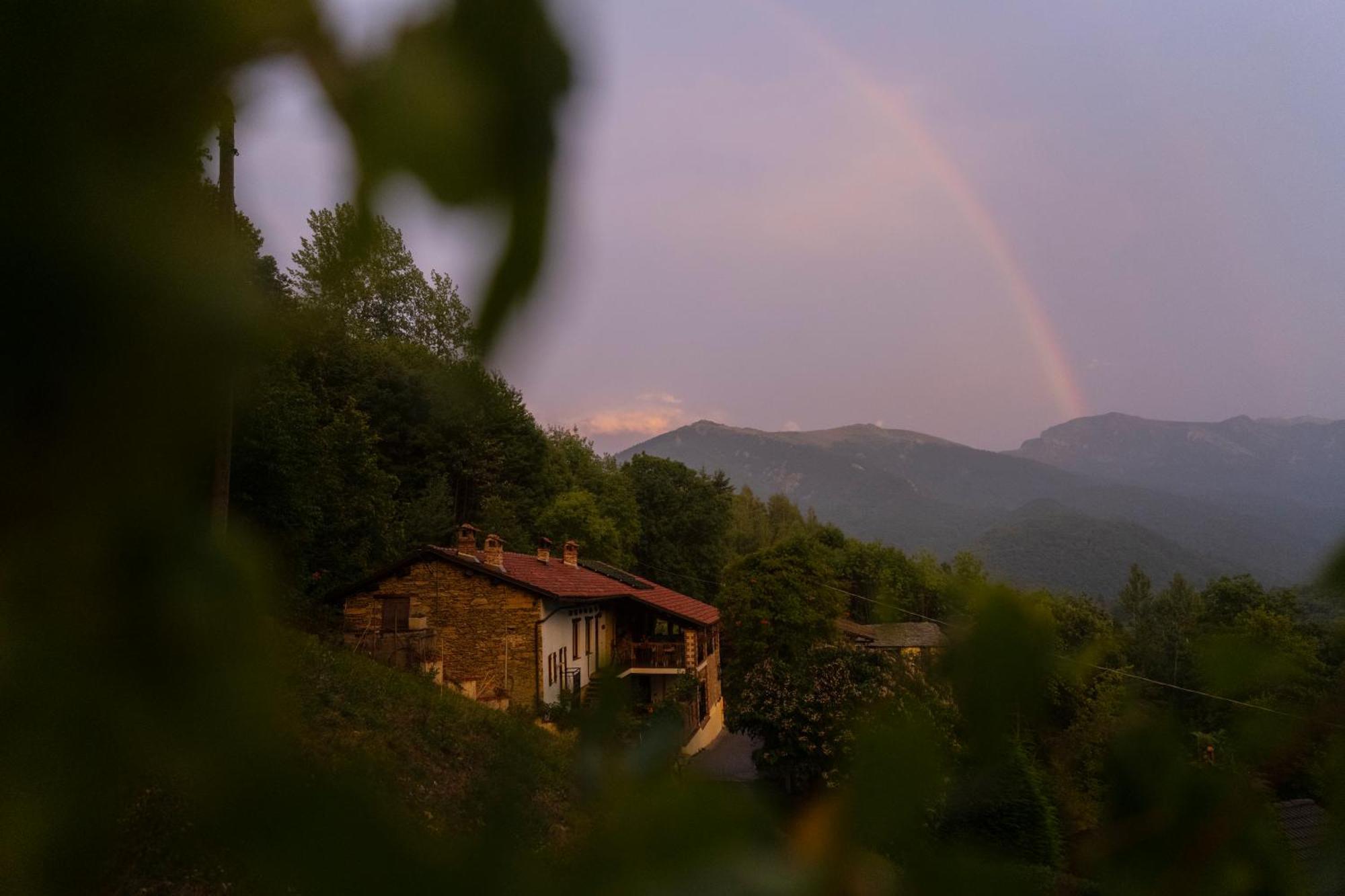 Iduevagamondi - Ospitalita Rurale Famigliare Di Montagna Bed & Breakfast Chiusa di Pesio Eksteriør bilde